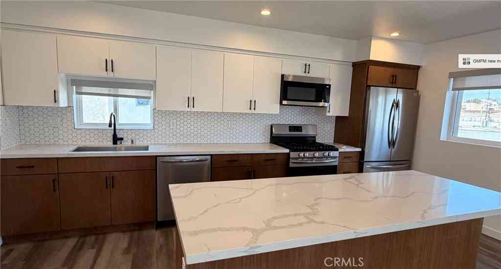 Multifamily For Rent - 1418 S Cloverdale Avenue<br/> Los Angeles, CA 90019