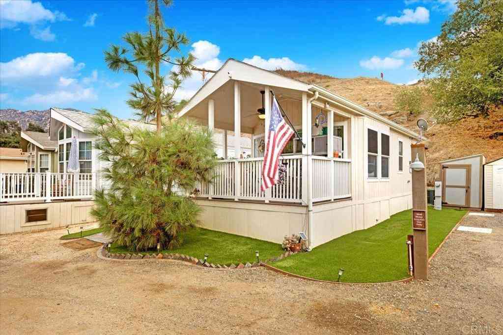 Mobile Home For Sale - 1631 Harbison Canyon Road #24<br/> El Cajon, CA 92019