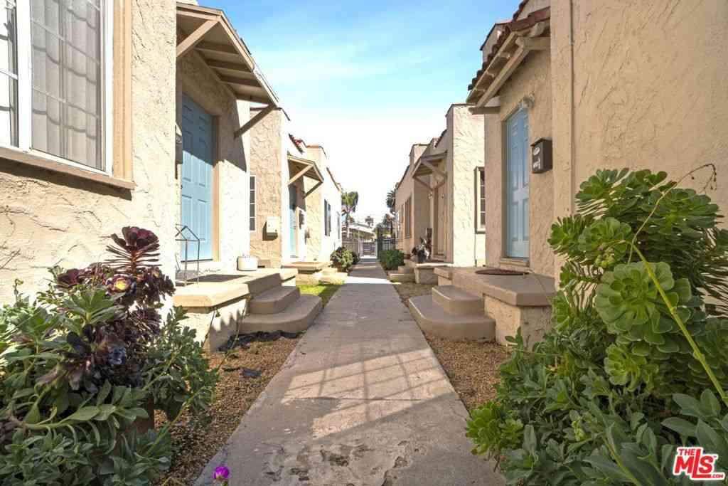 Homes For Sale - 2637 S Redondo Boulevard<br/> Los Angeles, CA 90016