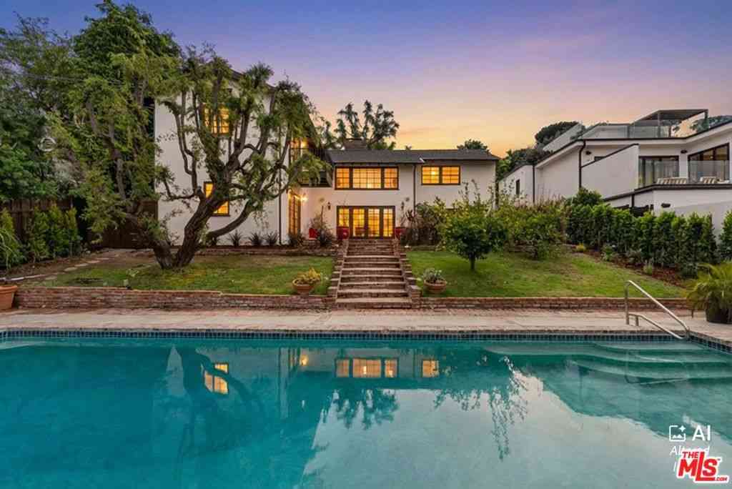 Homes For Sale - 13009 Greenleaf Street<br/> Studio City, CA 91604
