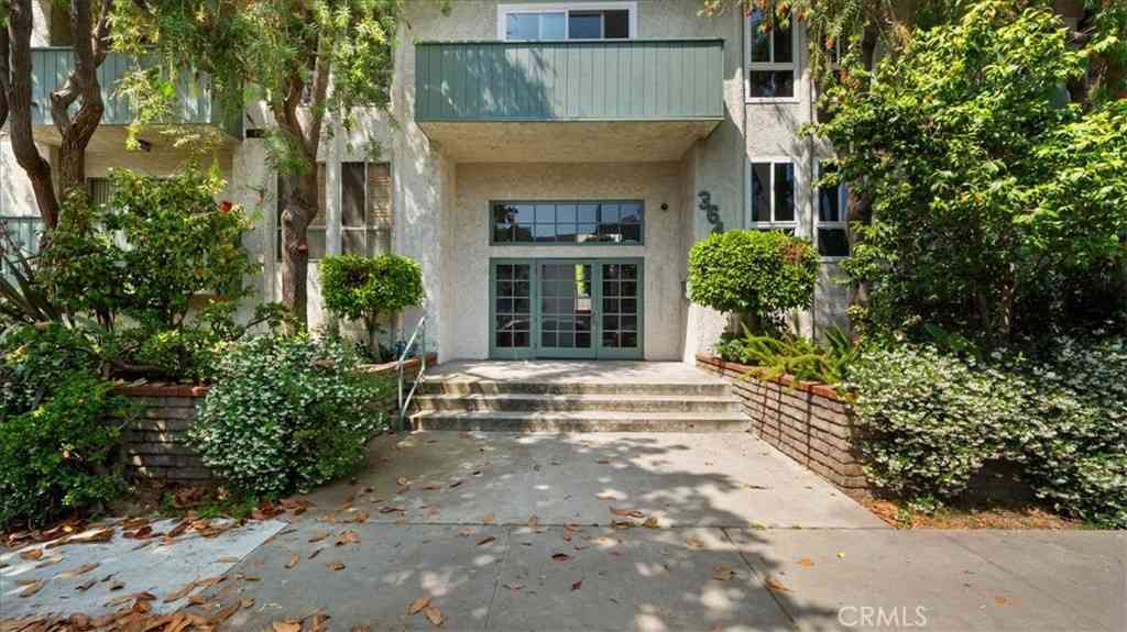Condo For Sale - 3649 Glendon Avenue #202<br/> Los Angeles, CA 90034