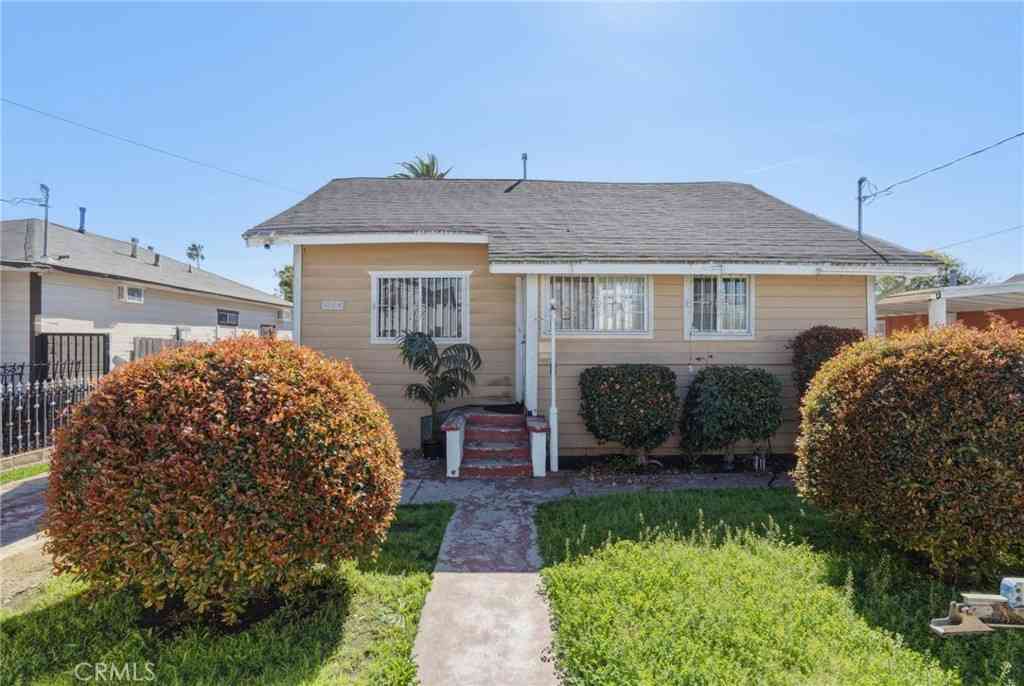 Homes For Sale - 540 W 93rd<br/> Los Angeles, CA 90044