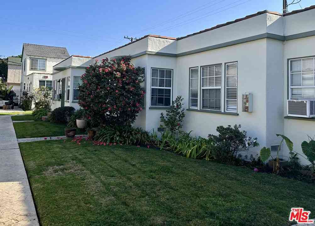 Homes For Sale - 2517 20th Street<br/> Santa Monica, CA 90405