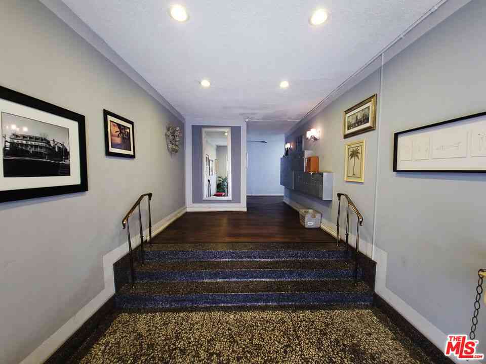 Condo For Rent - 425 S Kenmore Avenue #313<br/> Los Angeles, CA 90020