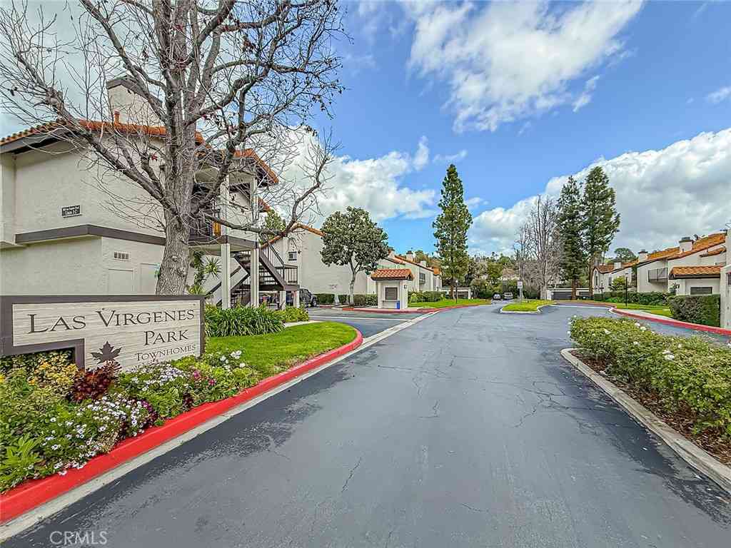 Townhouse For Sale - 5542 Las Virgenes Road #97<br/> Calabasas, CA 91302