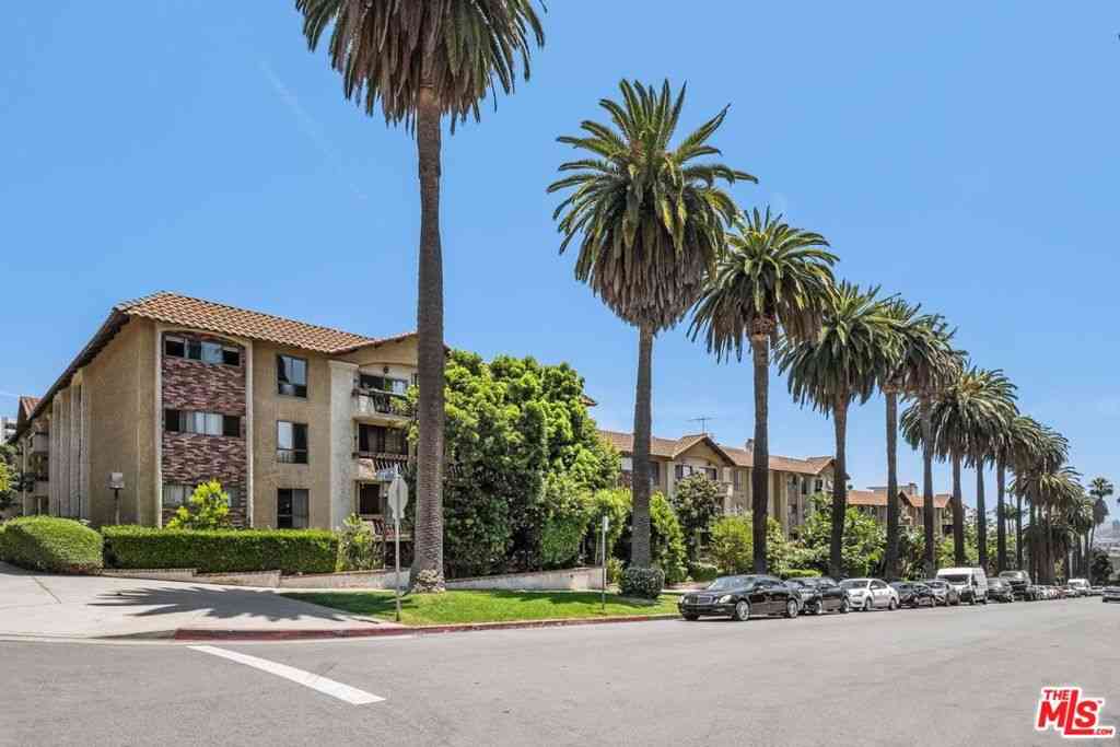 Condo For Rent - 1750 Camino Palmero Street #542<br/> Los Angeles, CA 90046