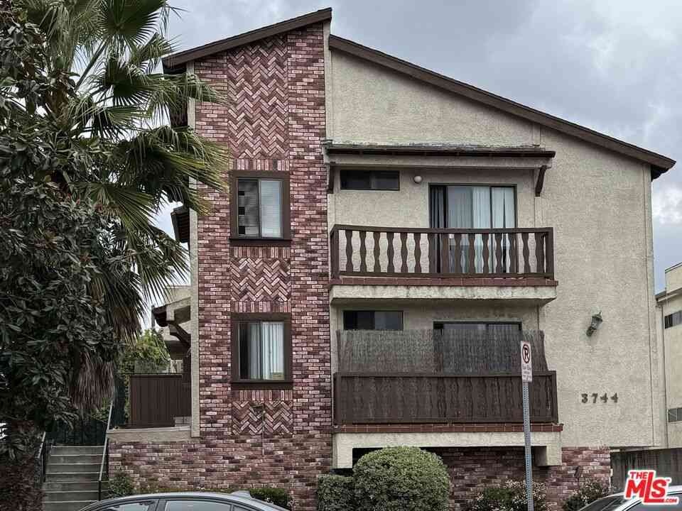 Condo For Rent - 3744 Delmas Terrace #6<br/> Los Angeles, CA 90034