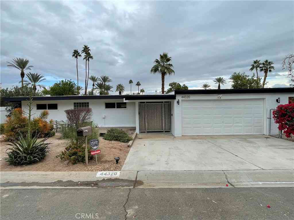 Homes For Sale - 44320 Elkhorn<br/> Indian Wells, CA 92210