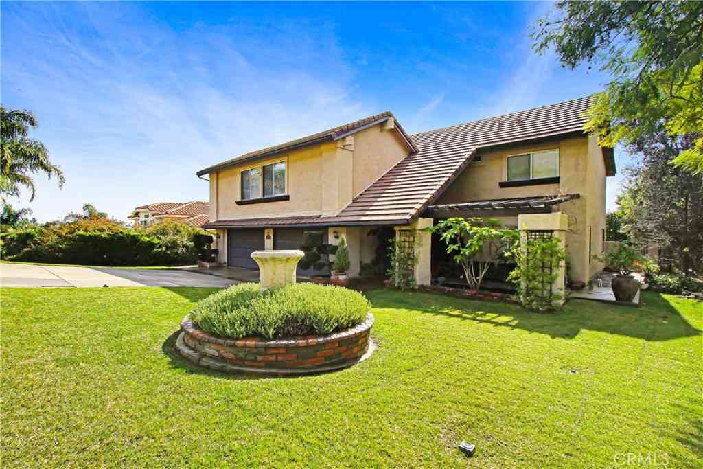 Homes For Sale - 9111 Hidden Farm<br/> Alta Loma, CA 91737
