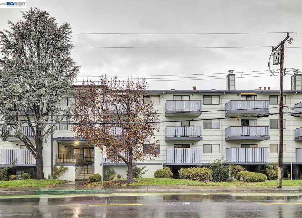 Condo For Sale - 29300 Dixon St #207<br/> Hayward, CA 94544