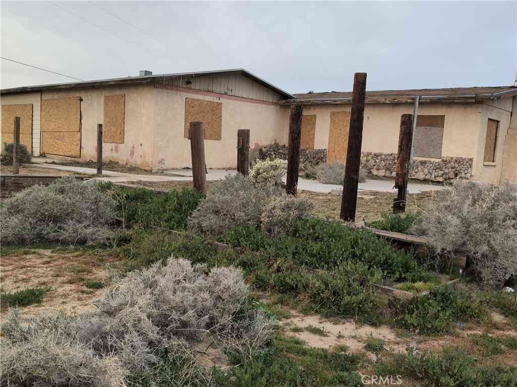 Homes For Sale - 7605 E Obsidian<br/> Cantil, CA 93519