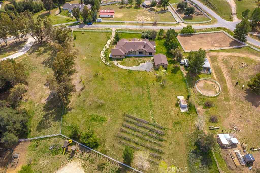 Homes For Sale - 17370 Rodeo Road<br/> Lake Elsinore, CA 92530