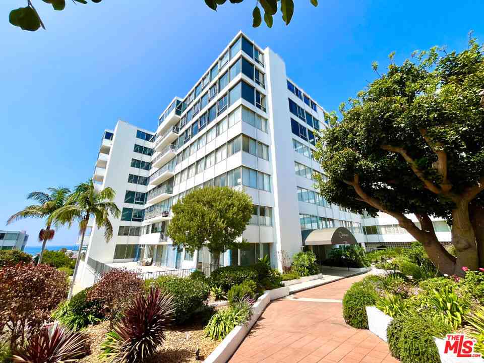 Condo For Rent - 17350 W Sunset Boulevard #602<br/> Pacific Palisades, CA 90272