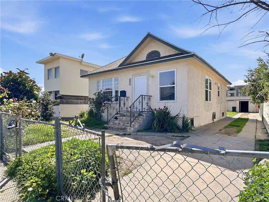 Homes For Sale - 6915 Bonsallo<br/> Los Angeles, CA 90044