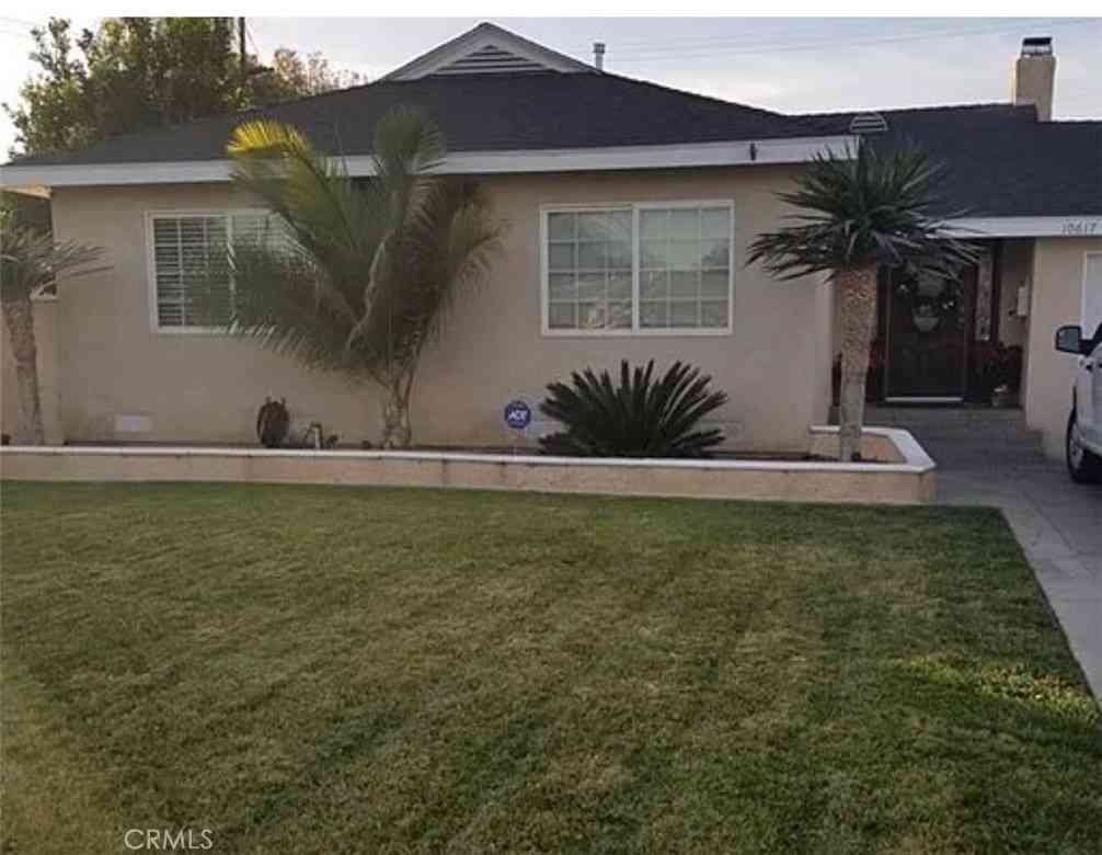 Homes For Sale - 10617 Dolan Avenue<br/> Downey, CA 90241