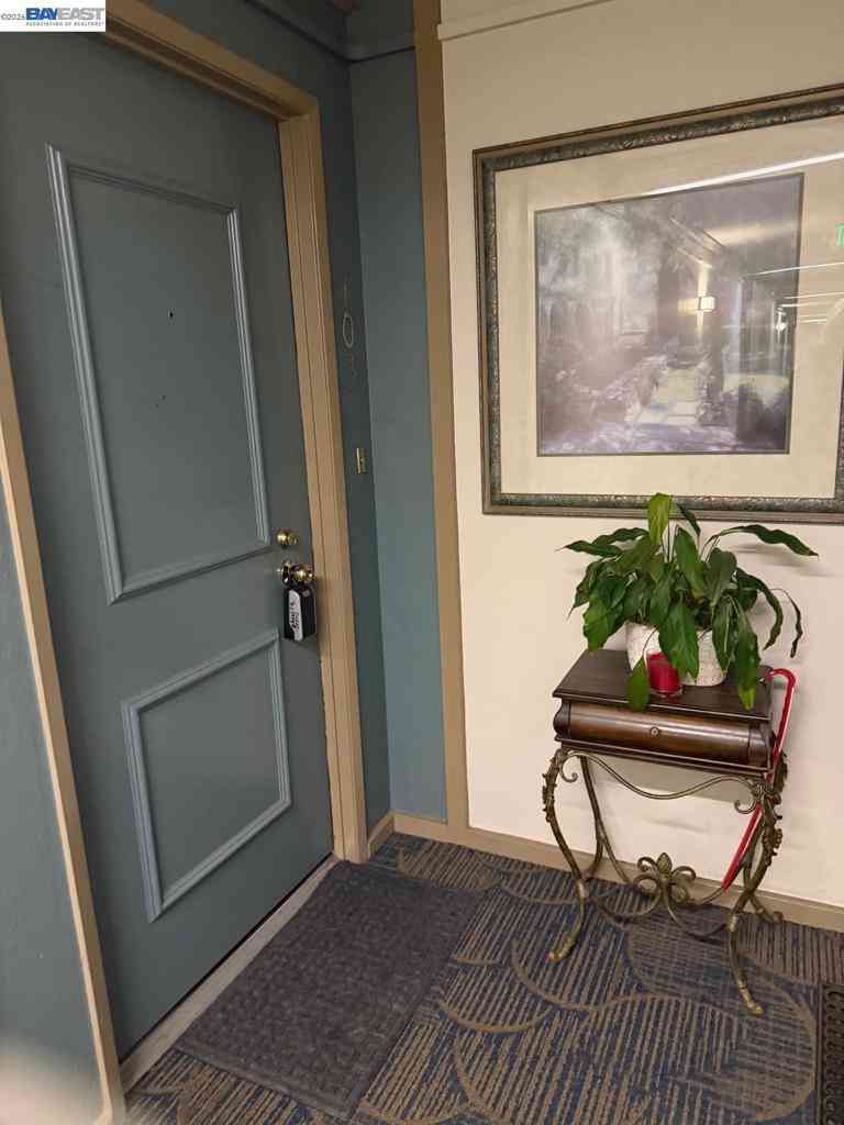 Condo For Rent - 320 N Civic Dr<br/> Walnut Creek, CA 94596