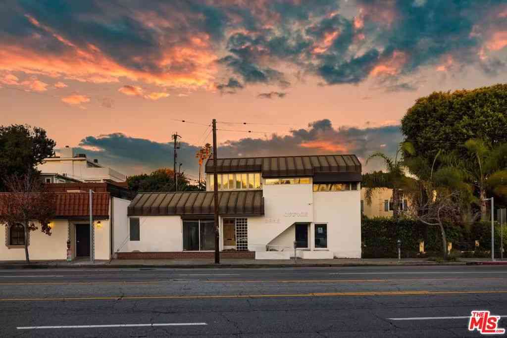 Homes For Sale - 2951 Lincoln Boulevard<br/> Santa Monica, CA 90405