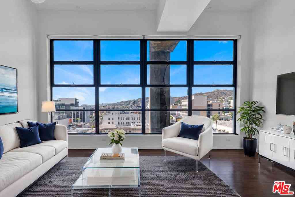 Condo For Sale - 1645 Vine Street #711<br/> Los Angeles, CA 90028