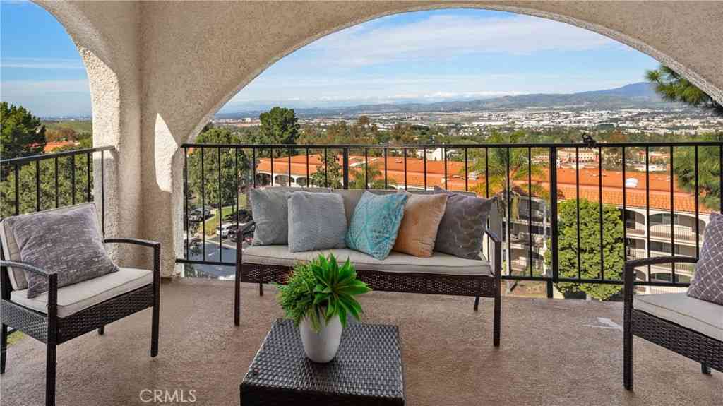Condo For Sale - 4006 Calle Sonora Oeste #3C<br/> Laguna Woods, CA 92637