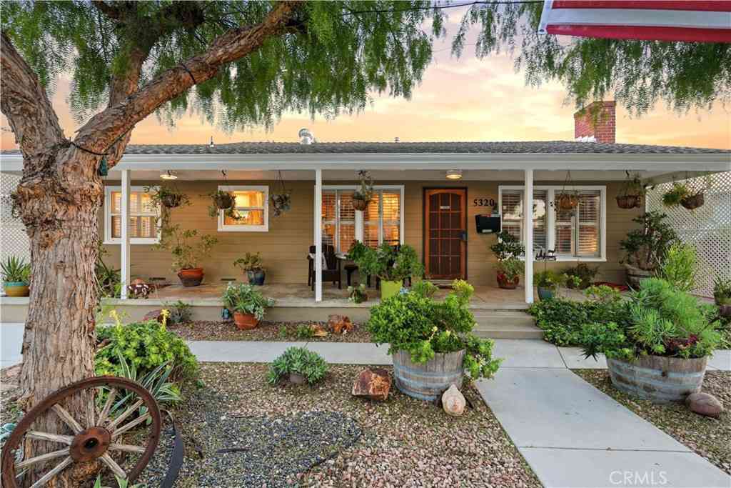 Homes For Sale - 5320 E Pavo Street<br/> Long Beach, CA 90808