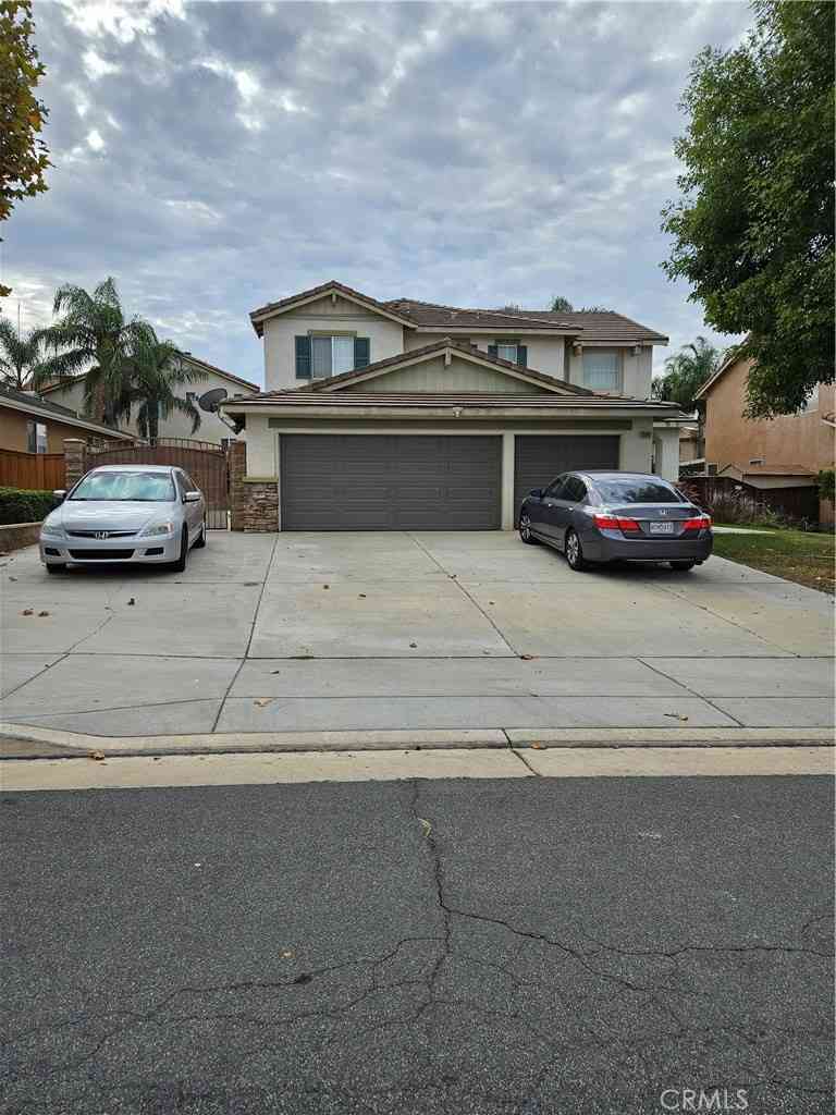 Homes For Sale - 19689 Allenhurst Street<br/> Riverside, CA 92508