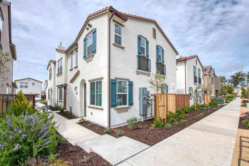 Condo For Sale - 599 Santa Ynez Way #F<br/> Marina, CA 93933