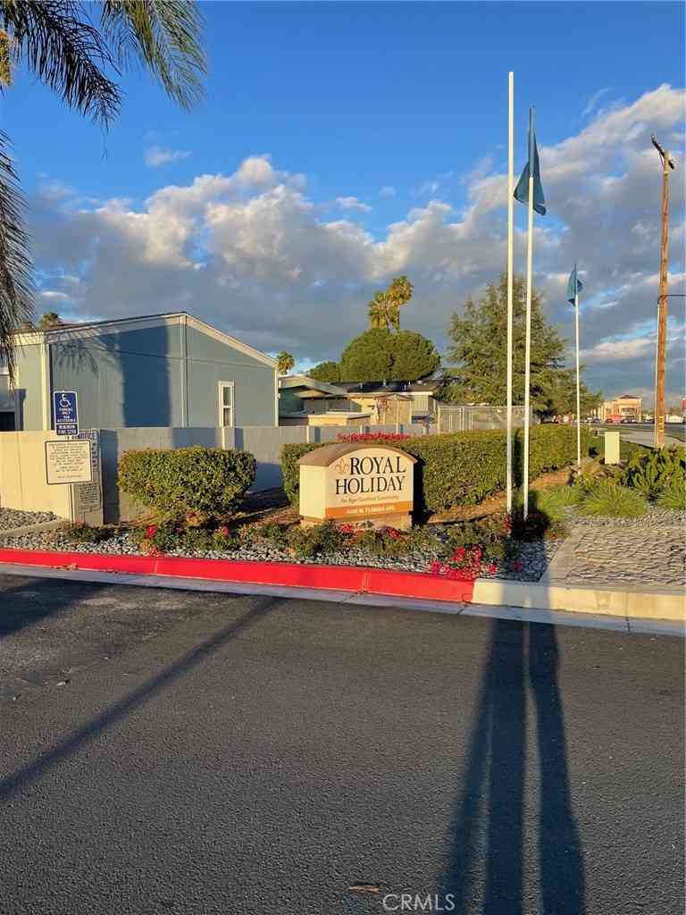 Mobile Home For Sale - 4400 Florida<br/> Hemet, CA 92545