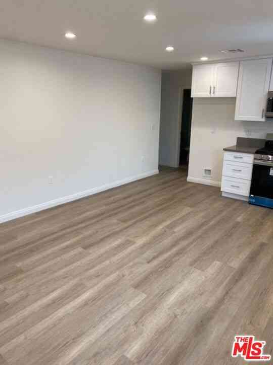 Apartment For Rent - 6911 Agnes Avenue #6909<br/> North Hollywood, CA 91605