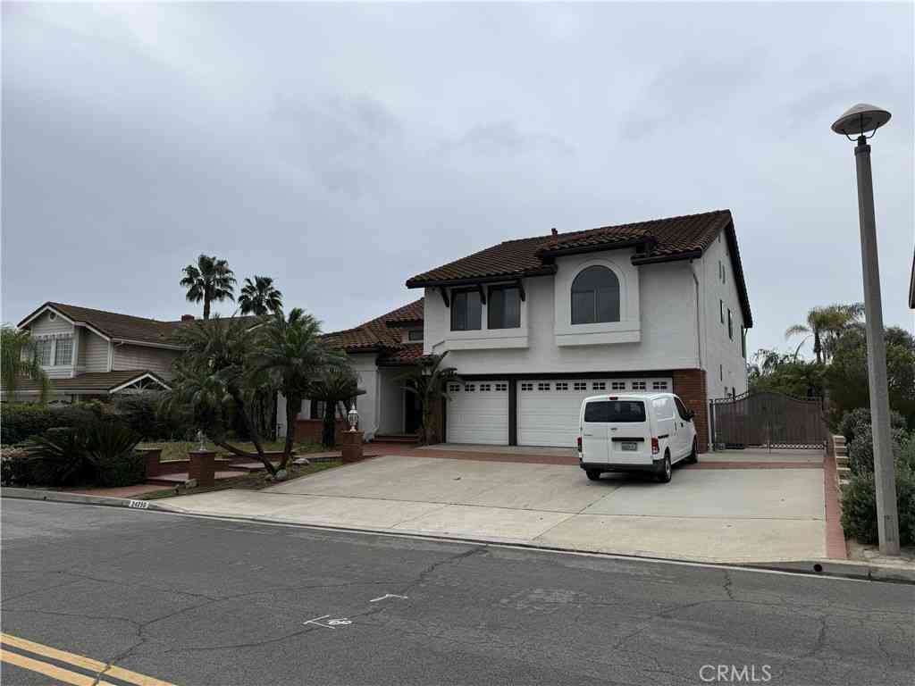 Homes For Sale - 24250 Via Lenardo<br/> Orange County, Yorba Linda, CA 92887