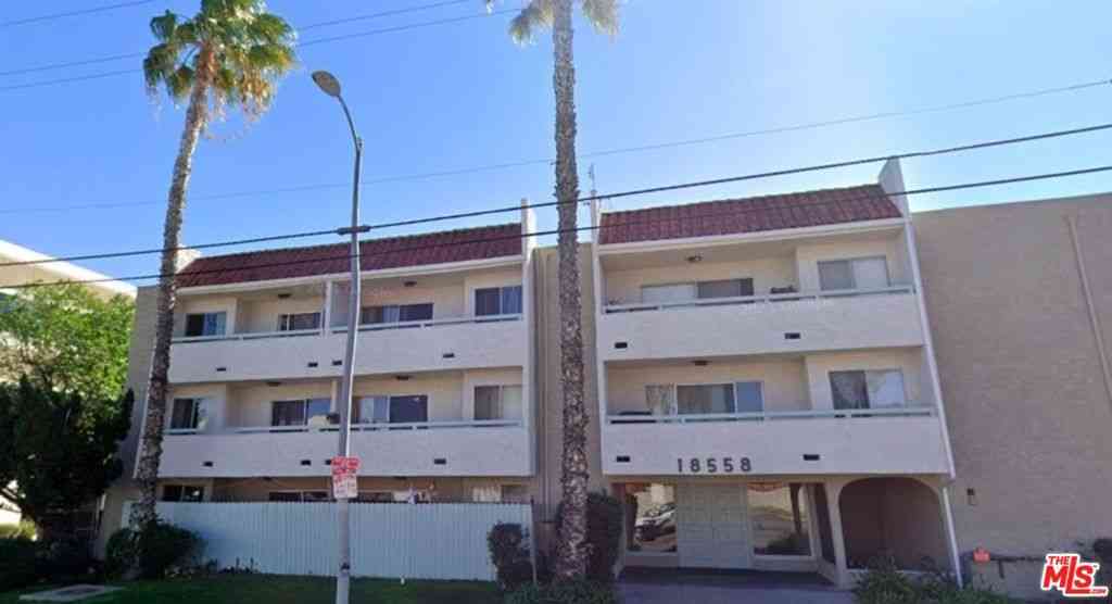 Condo For Rent - 18558 Roscoe Boulevard #313<br/> Northridge, CA 91325