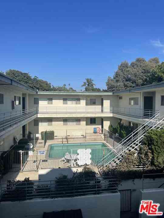 Condo For Rent - 3686 S Centinela Avenue #16<br/> Los Angeles, CA 90066