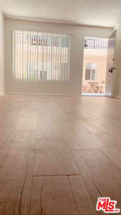 Condo For Rent - 518 Raymond Avenue #9<br/> Santa Monica, CA 90405