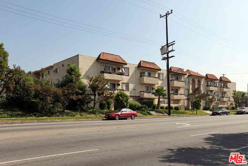 Condo For Rent - 18101 Roscoe Boulevard #309<br/> Northridge, CA 91325