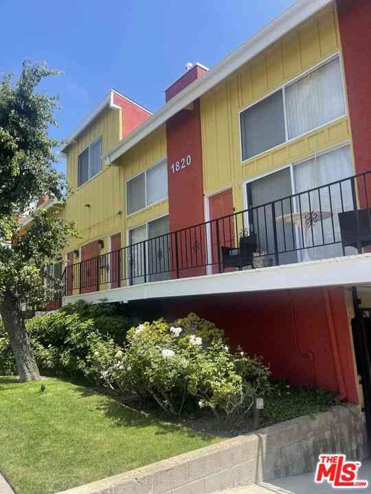 Condo For Rent - 1820 S Bentley #105<br/> Los Angeles, CA 90025