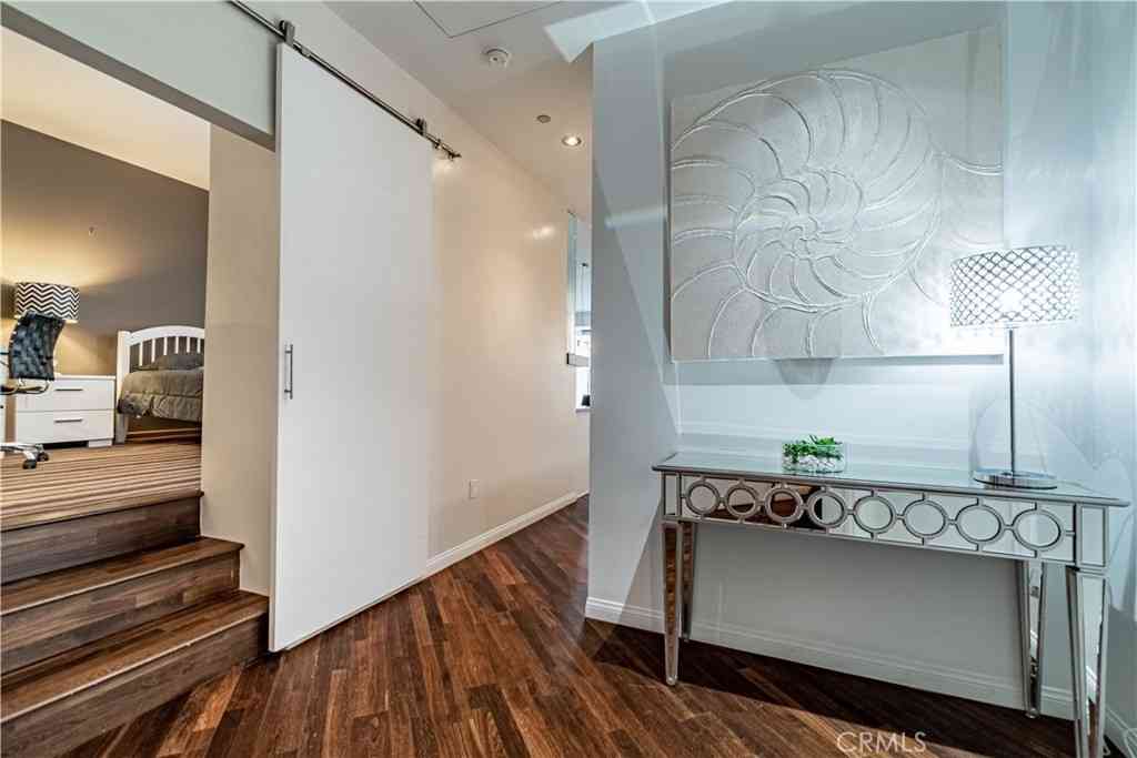 Condo For Rent - 1100 Wilshire Boulevard #3106<br/> Los Angeles, CA 90017