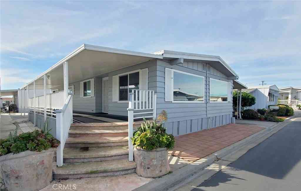 Mobile Home For Sale - 15300 Magnolia Street #82<br/> Westminster, CA 92683