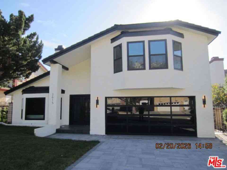 Homes For Sale - 2615 Woodstock Lane<br/> Burbank, CA 91504