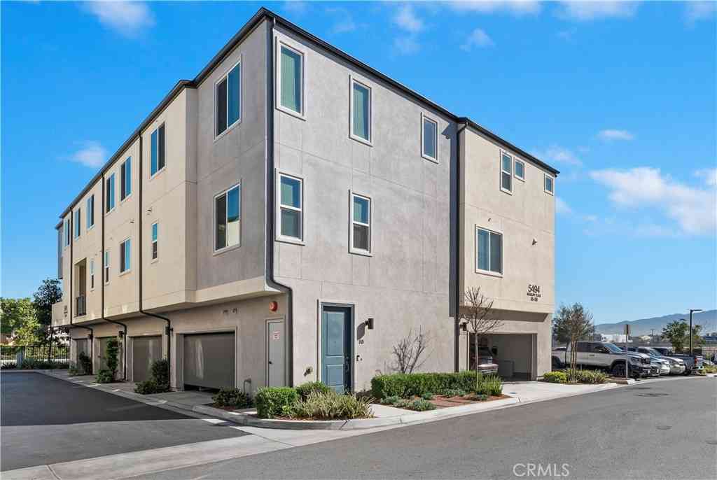 Townhouse For Sale - 5494 Seacliff Place #55<br/> San Diego, CA 92154