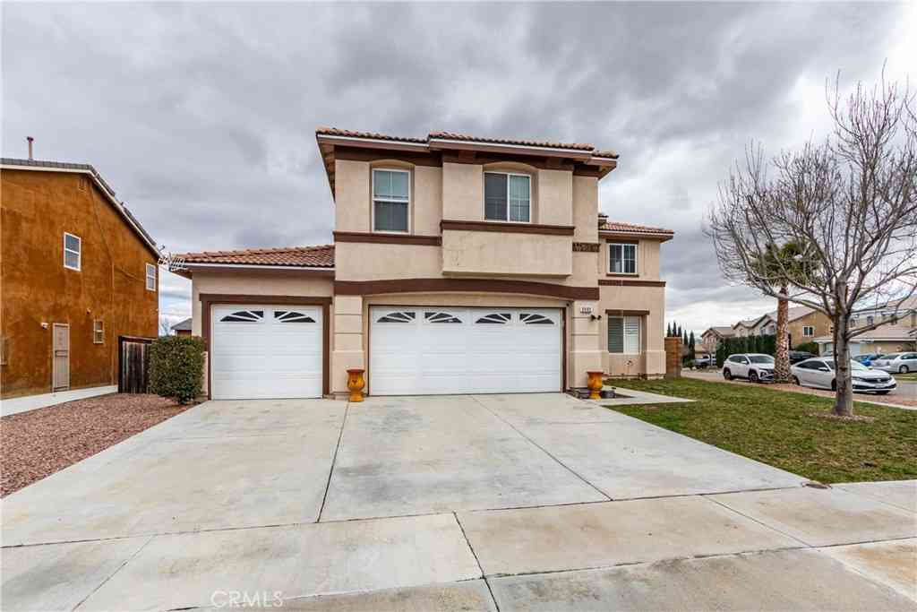 Homes For Sale - 9495 Peridot<br/> Hesperia, CA 92344