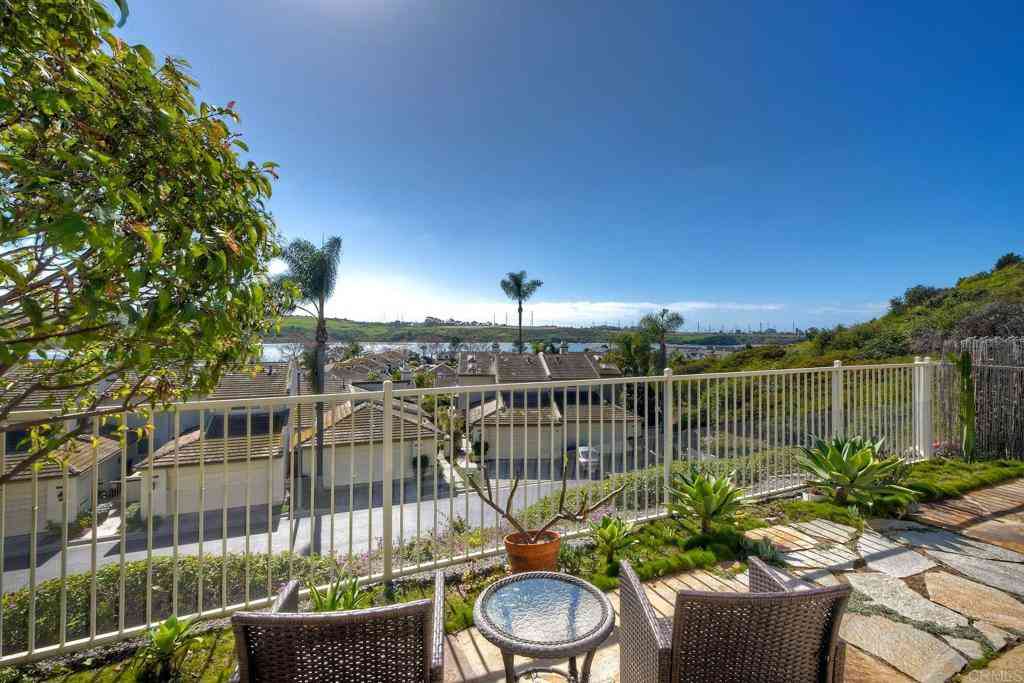 Townhouse For Sale - 4781 Argosy Lane<br/> Carlsbad, CA 92008
