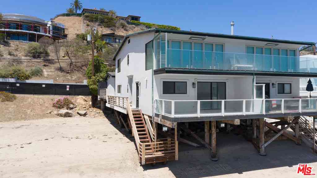 Condo For Rent - 25218 Malibu Road<br/> Malibu, CA 90265