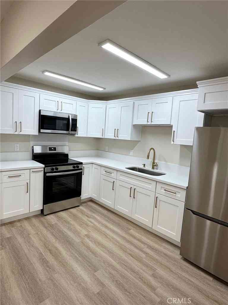 Condo For Sale - 4460 Delta St #7<br/> San Diego, CA 92113