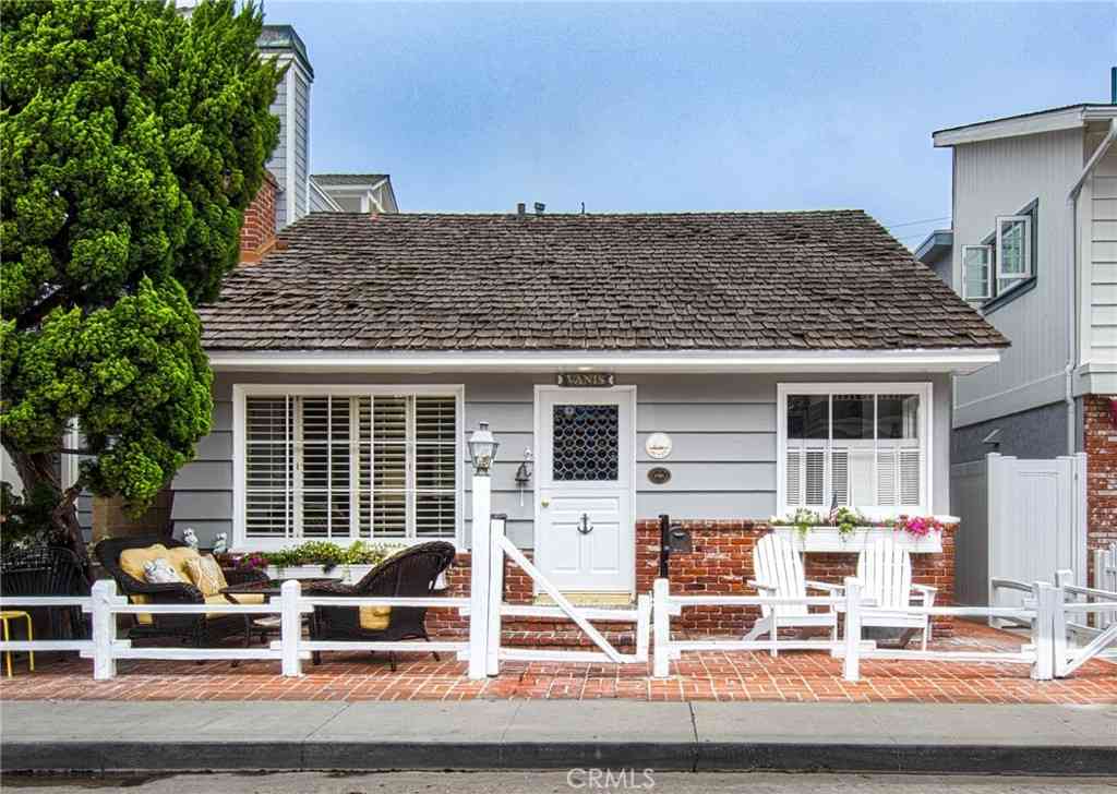 Homes For Rent - 209 Agate<br/> Newport Beach, CA 92662