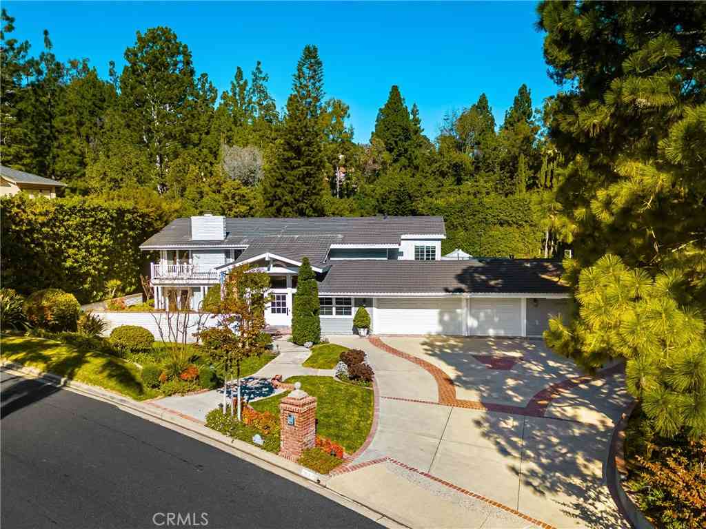 Homes For Sale - 10412 Boca Canyon<br/> North Tustin, CA 92705