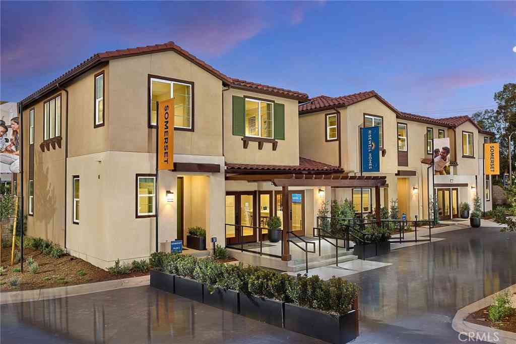 Condo For Sale - 12716 Rosemount Rd<br/> Eastvale, CA 92880