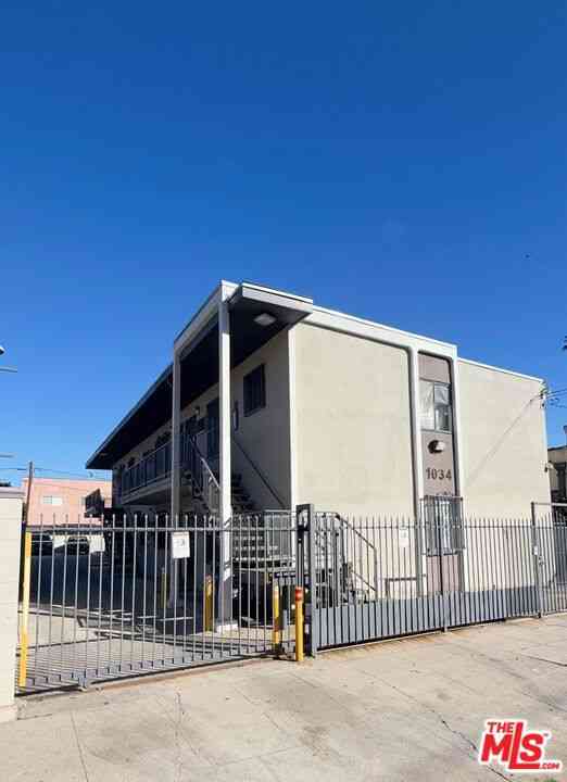 Condo For Rent - 1034 S Ardmore Avenue #7<br/> Los Angeles, CA 90006
