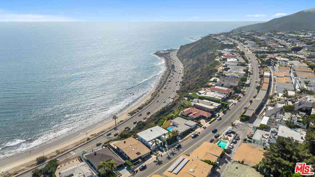 Condo For Rent - 18111 Coastline Drive #1<br/> Malibu, CA 90265