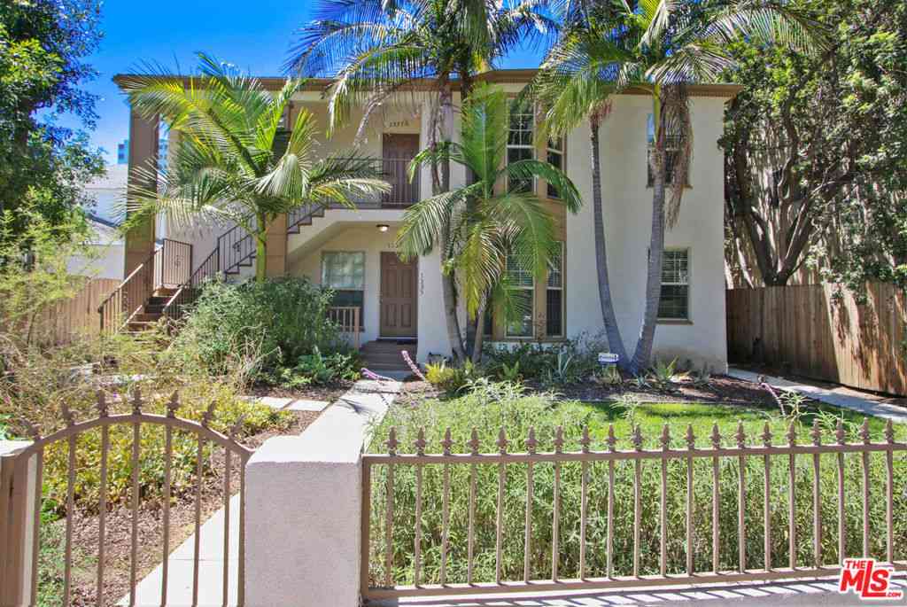 Apartment For Rent - 1335 Roxbury Drive #1337 1/2<br/> Los Angeles, CA 90035