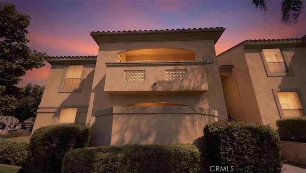 Condo For Sale - 375 Central #124<br/> Riverside, CA 92507