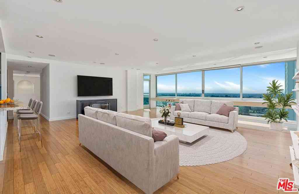Condo For Rent - 2222 Avenue Of The Stars #1102<br/> Los Angeles, CA 90067
